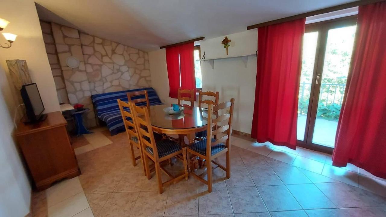 Apartments Coki Funtana Exterior foto