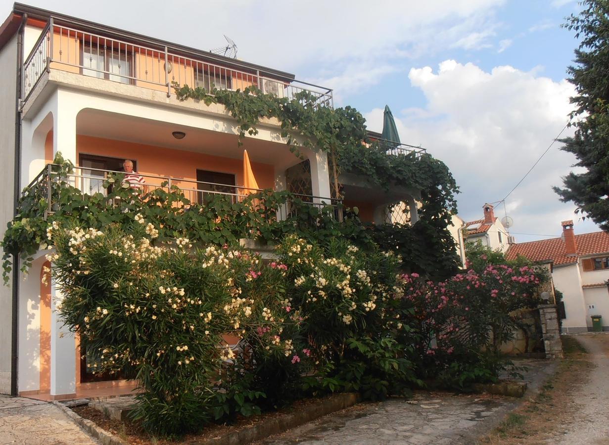 Apartments Coki Funtana Exterior foto