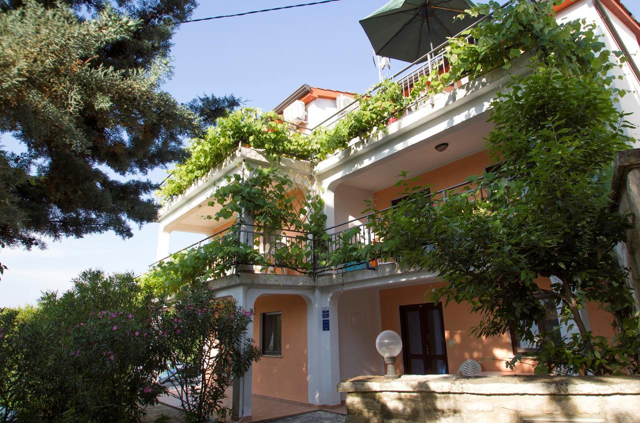 Apartments Coki Funtana Exterior foto
